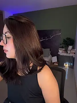 Snapshot of EmaSaenz chatting on June 20, 2026, 10:01 pm EmaSaenz online show from June 20, 2026, 10:01 pm