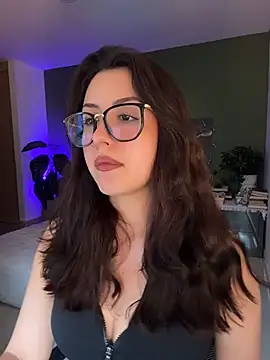 Snapshot of EmaSaenz chatting on July 9, 2026, 10:36 pm EmaSaenz online show from July 9, 2026, 10:36 pm