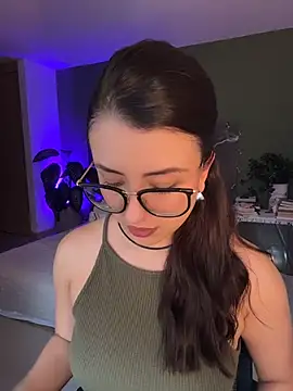 Snapshot of EmaSaenz chatting on July 15, 2026, 10:59 pm EmaSaenz online show from July 15, 2026, 10:59 pm