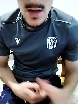 Snapshot of Zoro_23cm chatting on November 18, 2025, 9:30 pm Zoro 23cm online show from November 18, 2025, 9:30 pm