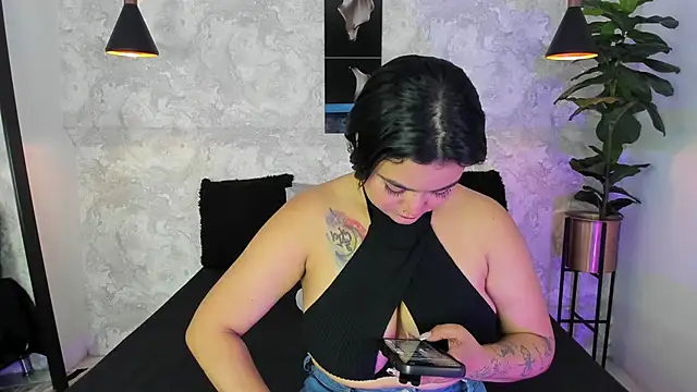 Snapshot of alina_stark chatting on January 27, 2025, 7:13 pm alina stark online show from January 27, 2025, 7:13 pm