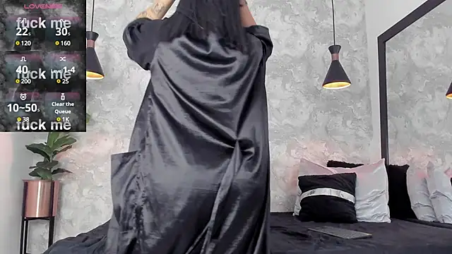 Snapshot of alina_stark chatting on February 19, 2025, 11:04 pm alina stark online show from February 19, 2025, 11:04 pm