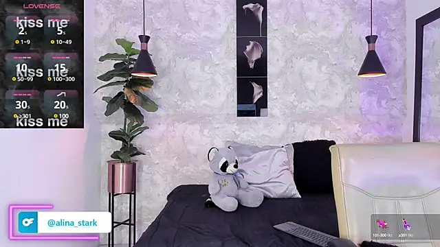 Snapshot of alina_stark chatting on February 28, 2025, 6:41 pm alina stark online show from February 28, 2025, 6:41 pm