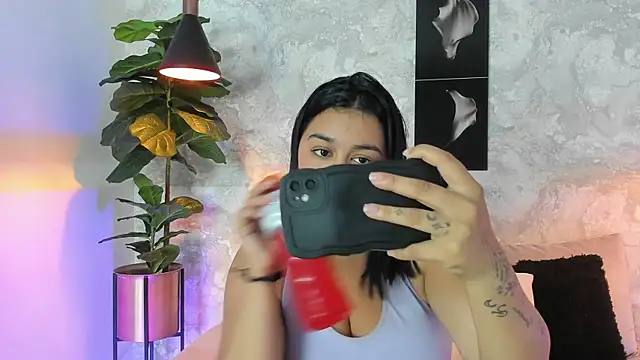 Snapshot of alina_stark chatting on September 10, 2025, 7:58 pm alina stark online show from September 10, 2025, 7:58 pm