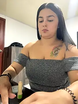 Snapshot of alina_stark chatting on October 11, 2025, 11:36 pm alina stark online show from October 11, 2025, 11:36 pm