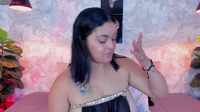 Snapshot of alina_stark chatting on October 12, 2025, 9:47 pm alina stark online show from October 12, 2025, 9:47 pm