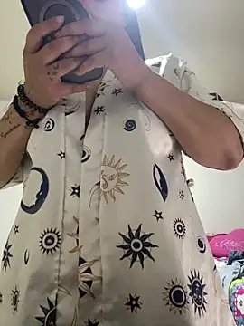 Snapshot of alina_stark chatting on October 13, 2025, 9:04 pm alina stark online show from October 13, 2025, 9:04 pm