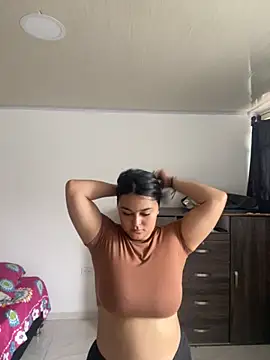 Snapshot of alina_stark chatting on October 26, 2025, 4:24 pm alina stark online show from October 26, 2025, 4:24 pm