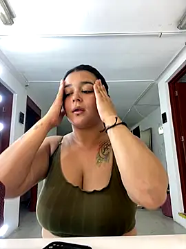 Snapshot of alina_stark chatting on October 29, 2025, 7:15 pm alina stark online show from October 29, 2025, 7:15 pm