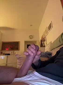 Frank22xx online show from February 24, 2025, 7:19 pm