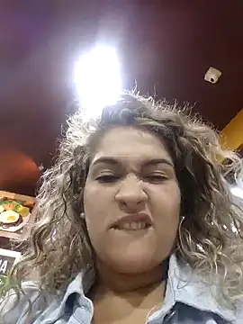 Snapshot of Sara_smiiith211 chatting on December 20, 2024, 11:47 pm Sara smiiith211 online show from December 20, 2024, 11:47 pm