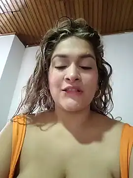 Snapshot of Sara_smiiith211 chatting on December 22, 2024, 2:06 pm Sara smiiith211 online show from December 22, 2024, 2:06 pm