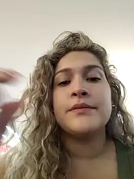 Snapshot of Sara_smiiith211 chatting on December 27, 2024, 12:07 am Sara smiiith211 online show from December 27, 2024, 12:07 am