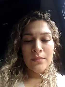 Snapshot of Sara_smiiith211 chatting on February 5, 2025, 6:48 pm Sara smiiith211 online show from February 5, 2025, 6:48 pm