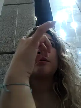 Snapshot of Sara_smiiith211 chatting on February 12, 2025, 8:18 pm Sara smiiith211 online show from February 12, 2025, 8:18 pm