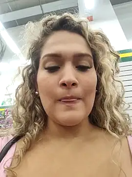 Snapshot of Sara_smiiith211 chatting on March 2, 2025, 12:53 am Sara smiiith211 online show from March 2, 2025, 12:53 am