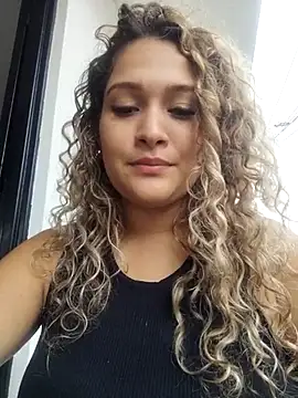 Snapshot of Sara_smiiith211 chatting on March 2, 2025, 8:50 pm Sara smiiith211 online show from March 2, 2025, 8:50 pm