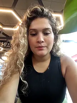 Snapshot of Sara_smiiith211 chatting on March 15, 2025, 2:14 am Sara smiiith211 online show from March 15, 2025, 2:14 am