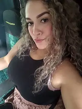 Sara smiiith211 online show from March 24, 2026, 9:53 pm