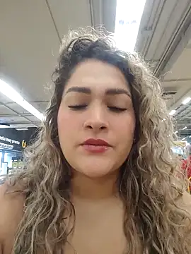 Sara smiiith211 online show from April 13, 2026, 5:40 pm