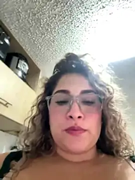 Sara smiiith211 online show from April 23, 2026, 3:14 pm