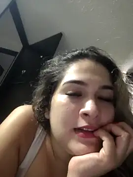 Snapshot of Sara_smiiith211 chatting on May 8, 2026, 10:26 pm Sara smiiith211 online show from May 8, 2026, 10:26 pm