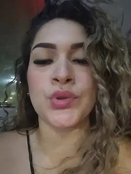 Snapshot of Sara_smiiith211 chatting on June 12, 2026, 12:20 am Sara smiiith211 online show from June 12, 2026, 12:20 am