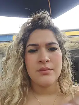 Sara smiiith211 online show from July 19, 2026, 4:11 pm