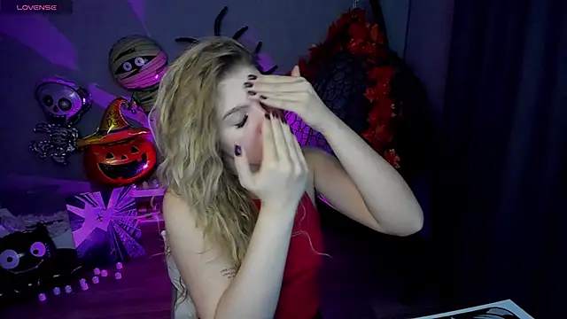 Snapshot of lily_williamss chatting on October 19, 2025, 12:00 am lily williamss online show from October 19, 2025, 12:00 am