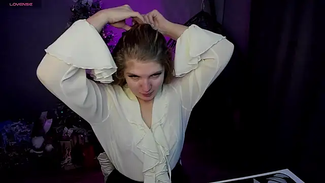 Snapshot of lily_williamss chatting on November 13, 2025, 12:09 am lily williamss online show from November 13, 2025, 12:09 am