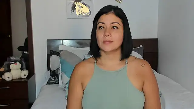 EmilyPeytonn online show from January 22, 2025, 6:41 pm