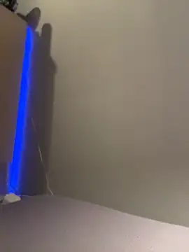 Bennyben8604 online show from April 19, 2026, 12:33 am