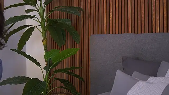 Amelia Rouse online show from February 26, 2025, 10:20 pm