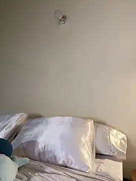 Amelia Rouse online show from October 18, 2025, 7:58 pm