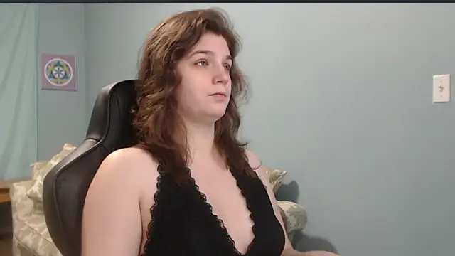 Snapshot of TreeJeanne chatting on January 1, 2025, 5:33 pm TreeJeanne online show from January 1, 2025, 5:33 pm