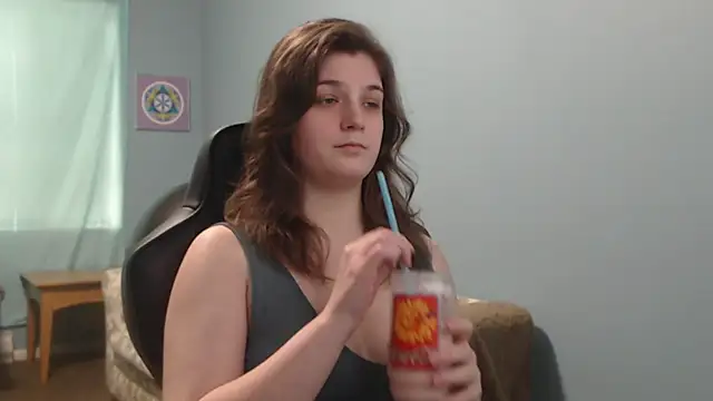 Snapshot of TreeJeanne chatting on March 9, 2025, 11:25 pm TreeJeanne online show from March 9, 2025, 11:25 pm