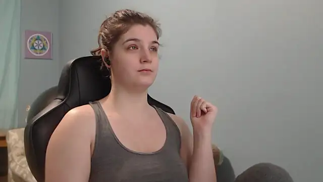 Snapshot of TreeJeanne chatting on March 11, 2025, 5:02 pm TreeJeanne online show from March 11, 2025, 5:02 pm