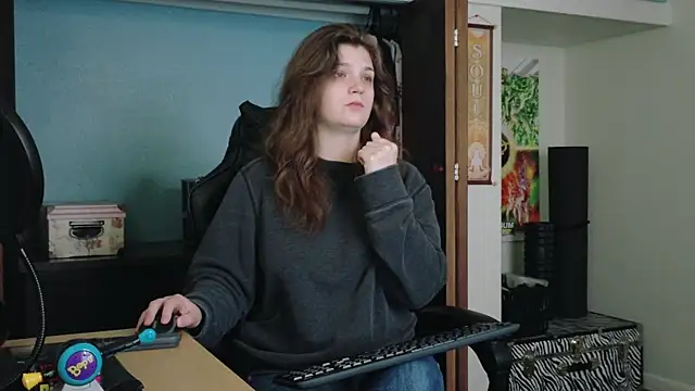 Snapshot of TreeJeanne chatting on September 8, 2025, 3:22 pm TreeJeanne online show from September 8, 2025, 3:22 pm