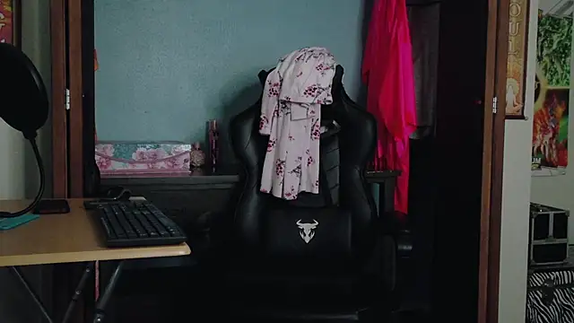 Snapshot of TreeJeanne chatting on September 22, 2025, 10:34 pm TreeJeanne online show from September 22, 2025, 10:34 pm