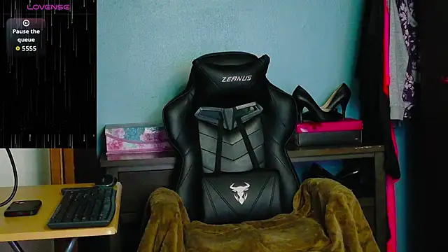 Snapshot of TreeJeanne chatting on October 7, 2025, 12:08 am TreeJeanne online show from October 7, 2025, 12:08 am