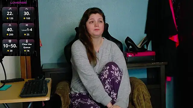 Snapshot of TreeJeanne chatting on October 8, 2025, 12:30 am TreeJeanne online show from October 8, 2025, 12:30 am