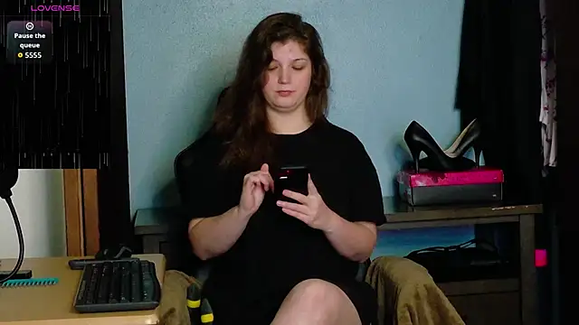 Snapshot of TreeJeanne chatting on October 13, 2025, 1:38 am TreeJeanne online show from October 13, 2025, 1:38 am