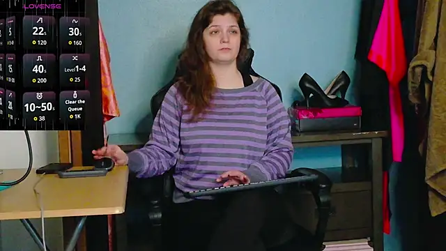 Snapshot of TreeJeanne chatting on October 19, 2025, 11:33 am TreeJeanne online show from October 19, 2025, 11:33 am