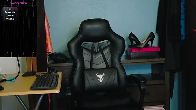 Snapshot of TreeJeanne chatting on October 23, 2025, 4:50 pm TreeJeanne online show from October 23, 2025, 4:50 pm