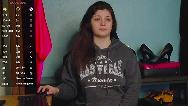 Snapshot of TreeJeanne chatting on November 3, 2025, 2:40 pm TreeJeanne online show from November 3, 2025, 2:40 pm