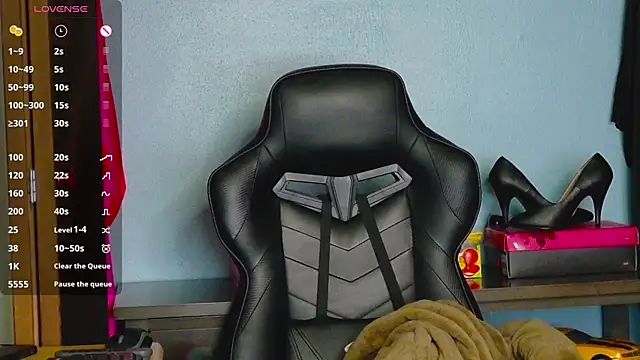 Snapshot of TreeJeanne chatting on November 5, 2025, 8:31 pm TreeJeanne online show from November 5, 2025, 8:31 pm