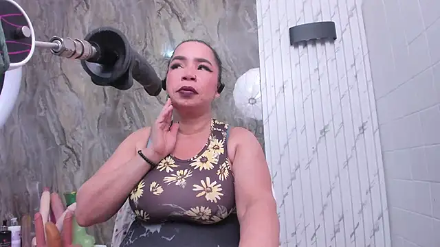 Snapshot of annie_wigg chatting on December 18, 2025, 3:45 am annie wigg online show from December 18, 2025, 3:45 am