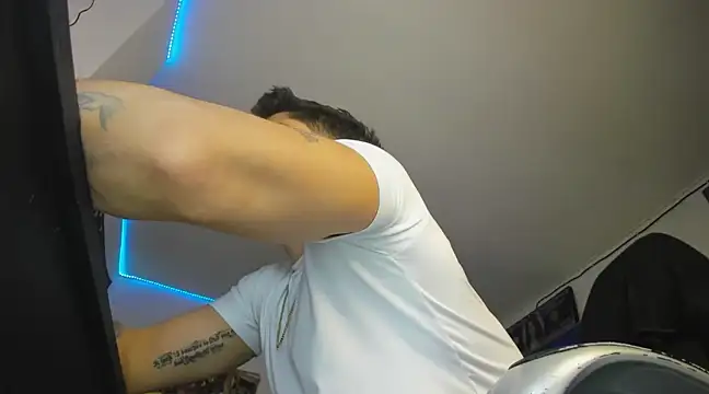 Snapshot of charlie_hotxxx chatting on February 17, 2025, 12:32 am charlie hotxxx online show from February 17, 2025, 12:32 am