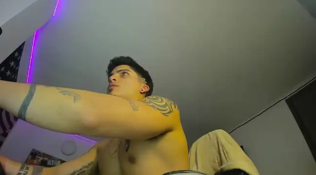 Snapshot of charlie_hotxxx chatting on February 27, 2025, 3:36 am charlie hotxxx online show from February 27, 2025, 3:36 am