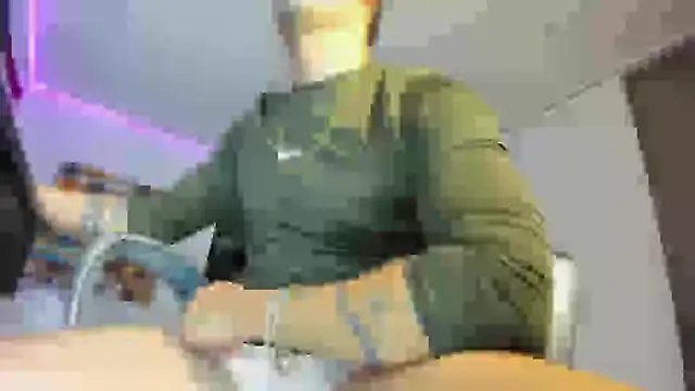 Snapshot of charlie_hotxxx chatting on March 7, 2025, 2:04 am charlie hotxxx online show from March 7, 2025, 2:04 am